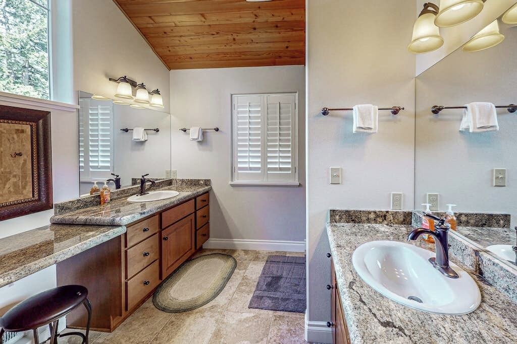 Photo of Bathroom in East Hope