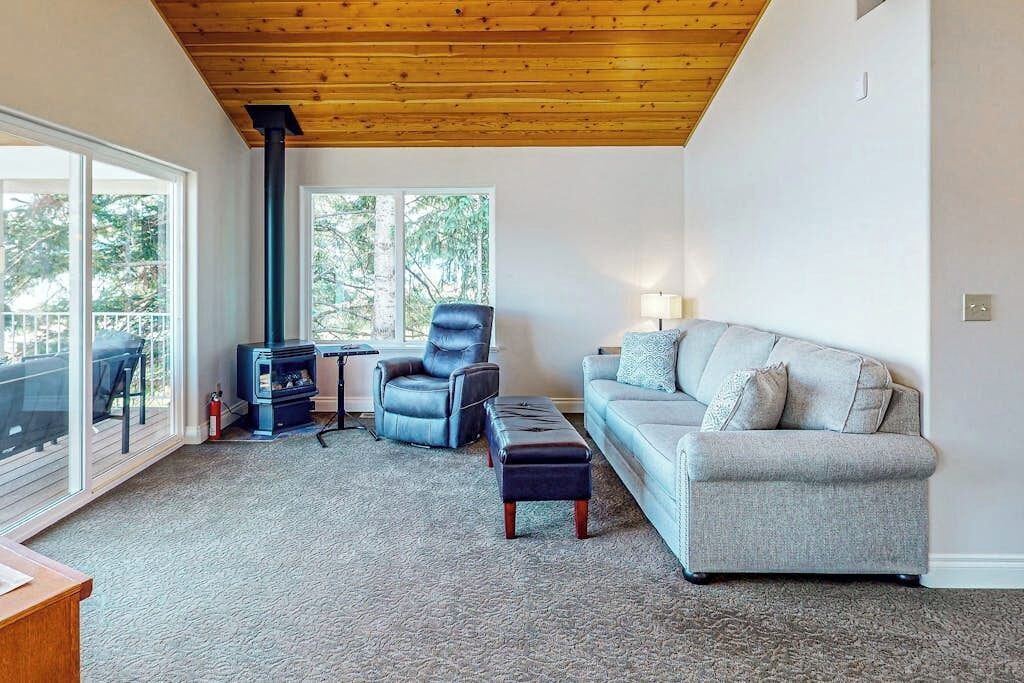 Photo of Livingroom in East Hope