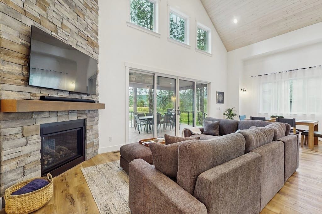 Photo of Livingroom in Dover Bay