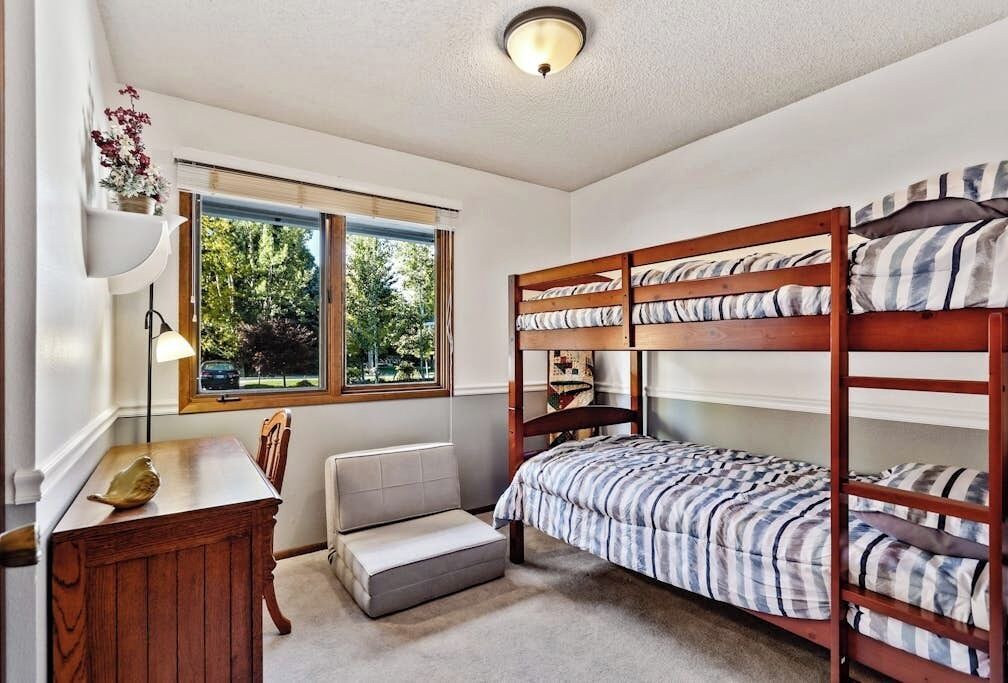 Photo of Bedroom in Ponder Point
