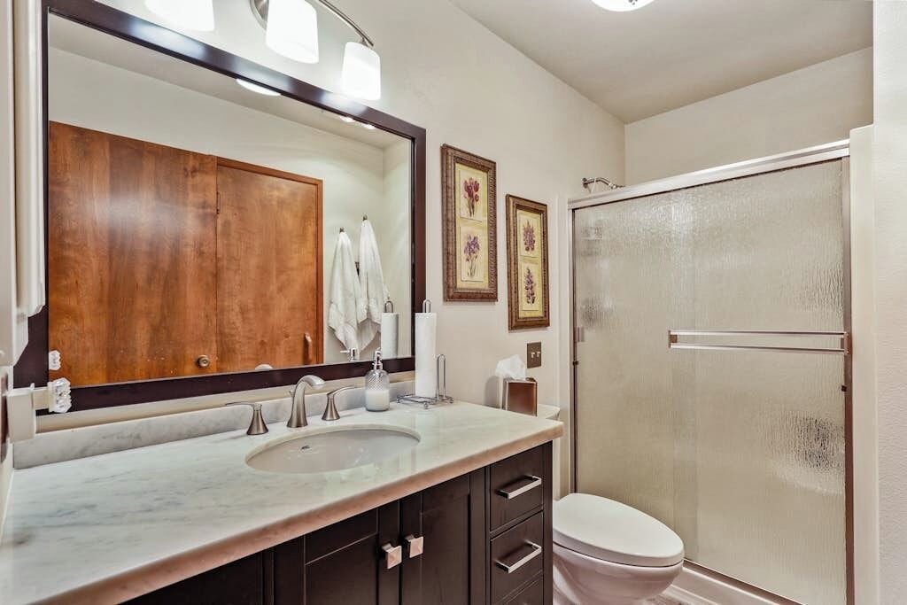 Photo of Bathroom in Ponder Point