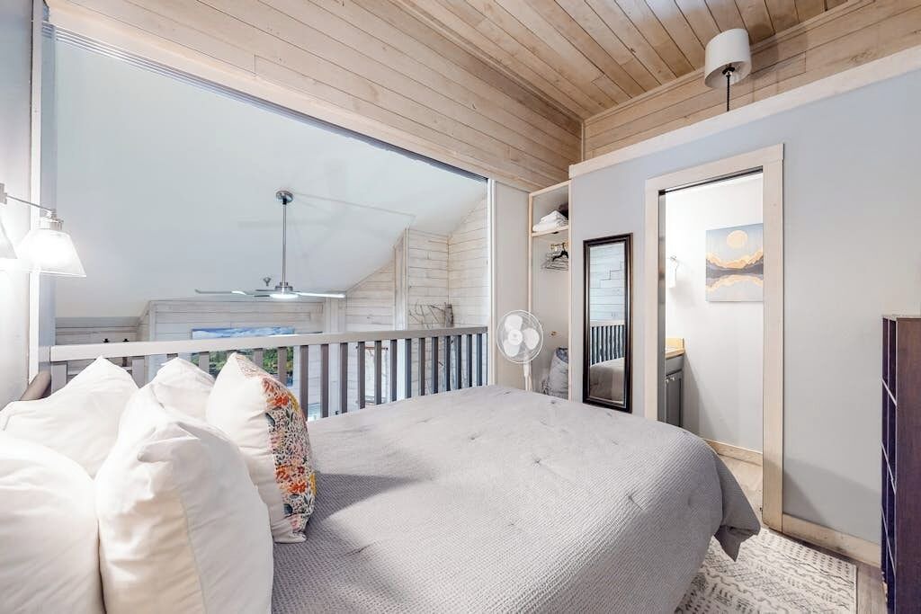 Photo of Bedroom in Elkhorn Village