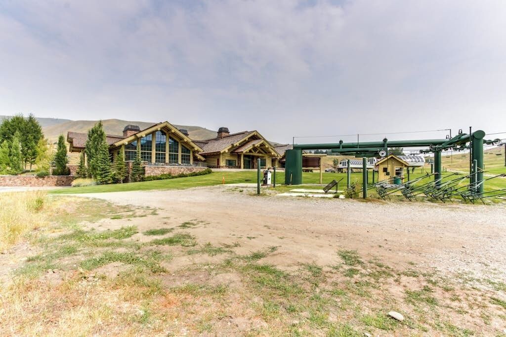 Photo of Outdoor in Elkhorn Village
