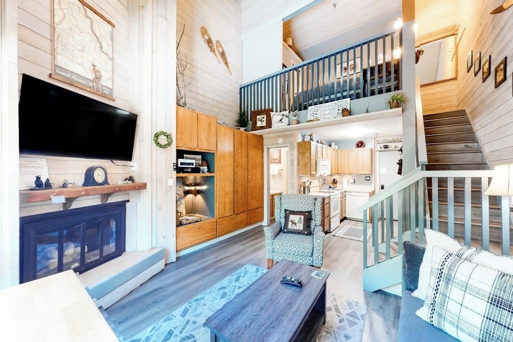 Photo of Livingroom in Elkhorn Village