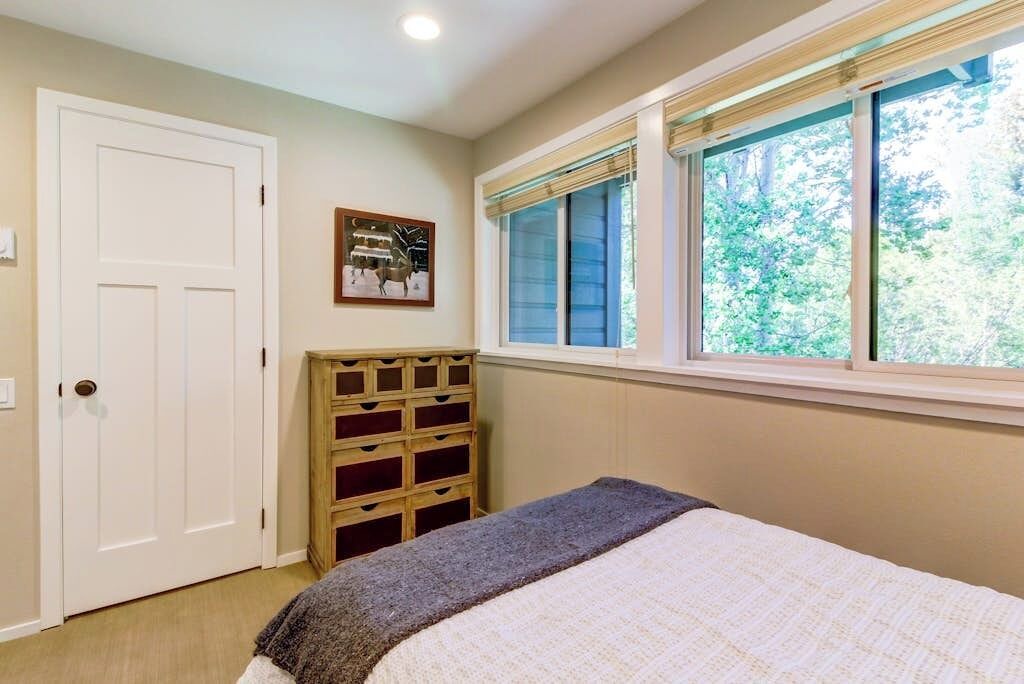 Photo of Bedroom in Elkhorn