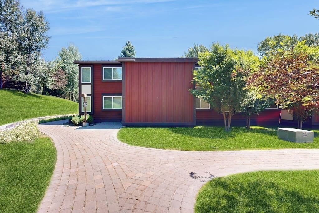 Photo of Outdoor in Elkhorn