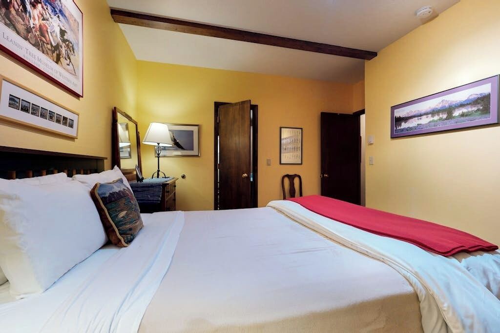 Photo of Bedroom in Jackson