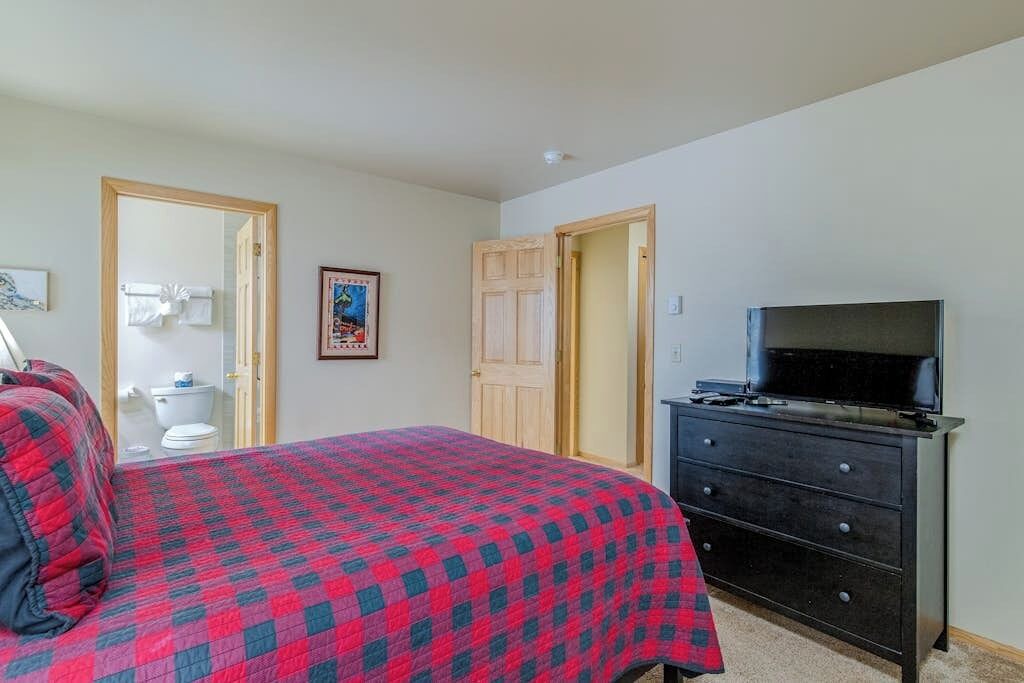 Photo of Bedroom in Jackson