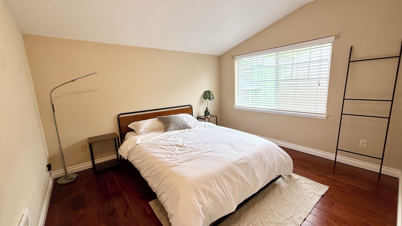 Photo of Bedroom in Mount Baker