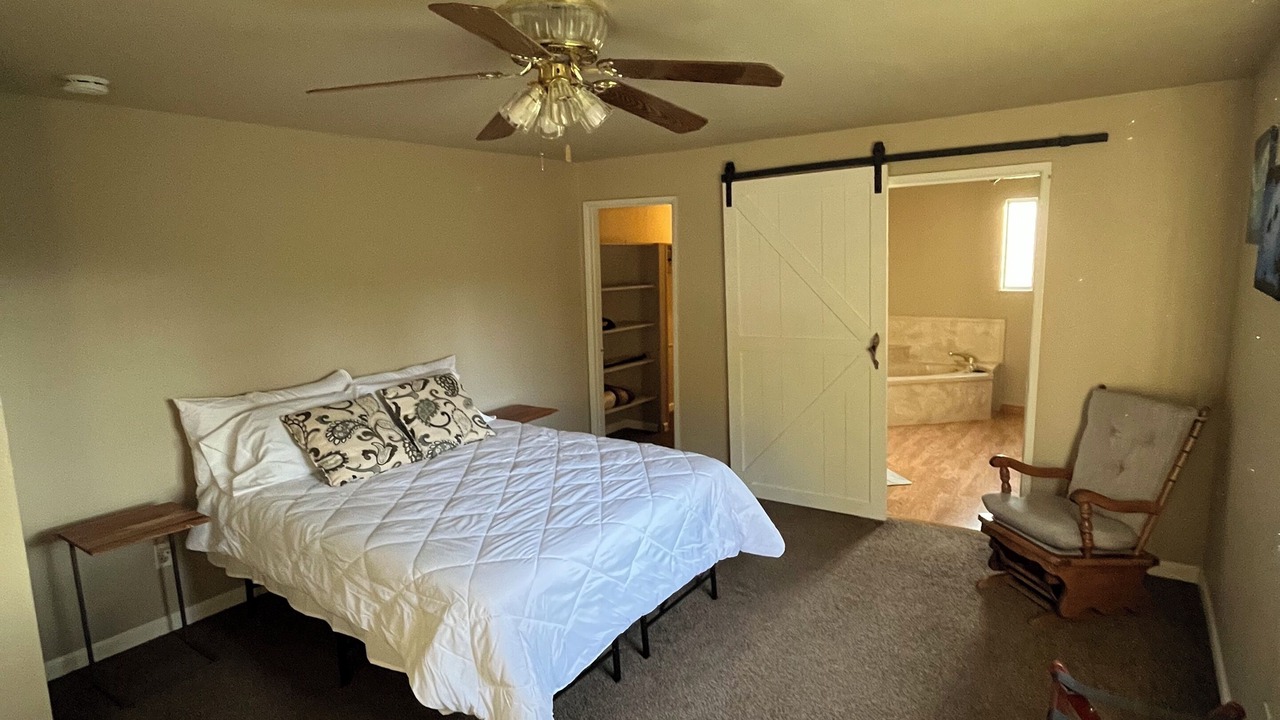 Photo of Bedroom in Grants Pass