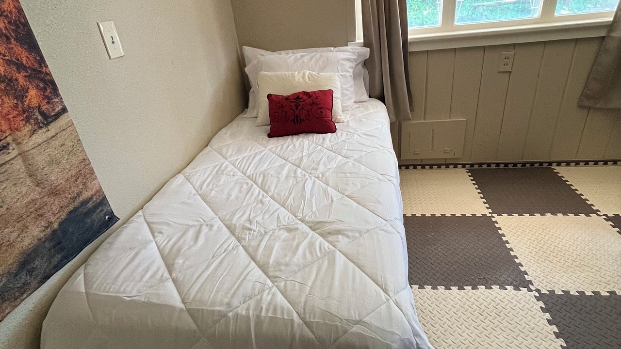 Photo of Bedroom in Grants Pass