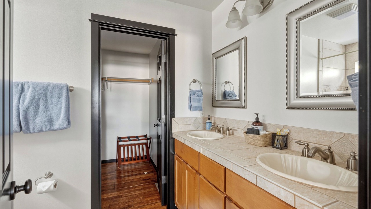 Photo of Bathroom in Sisters