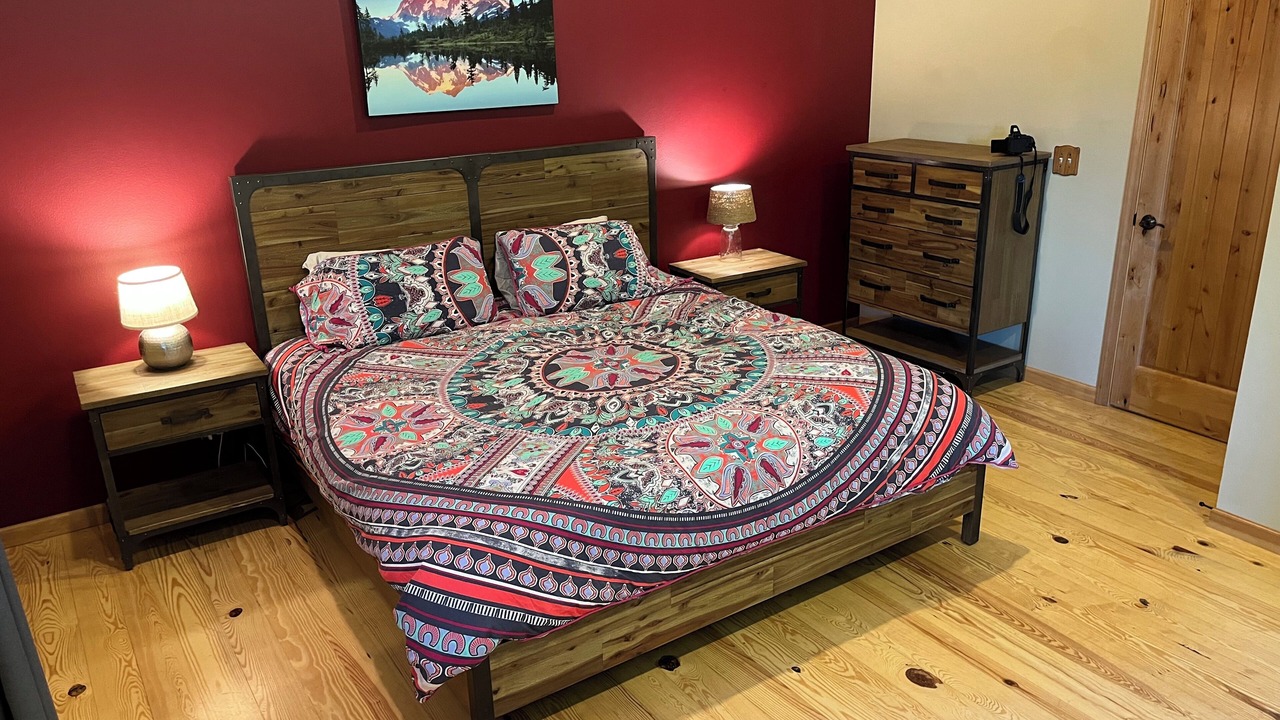 Photo of Bedroom in Glacier