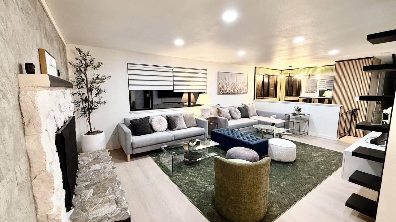 Photo of Livingroom in Picnic Point-North Lynnwood