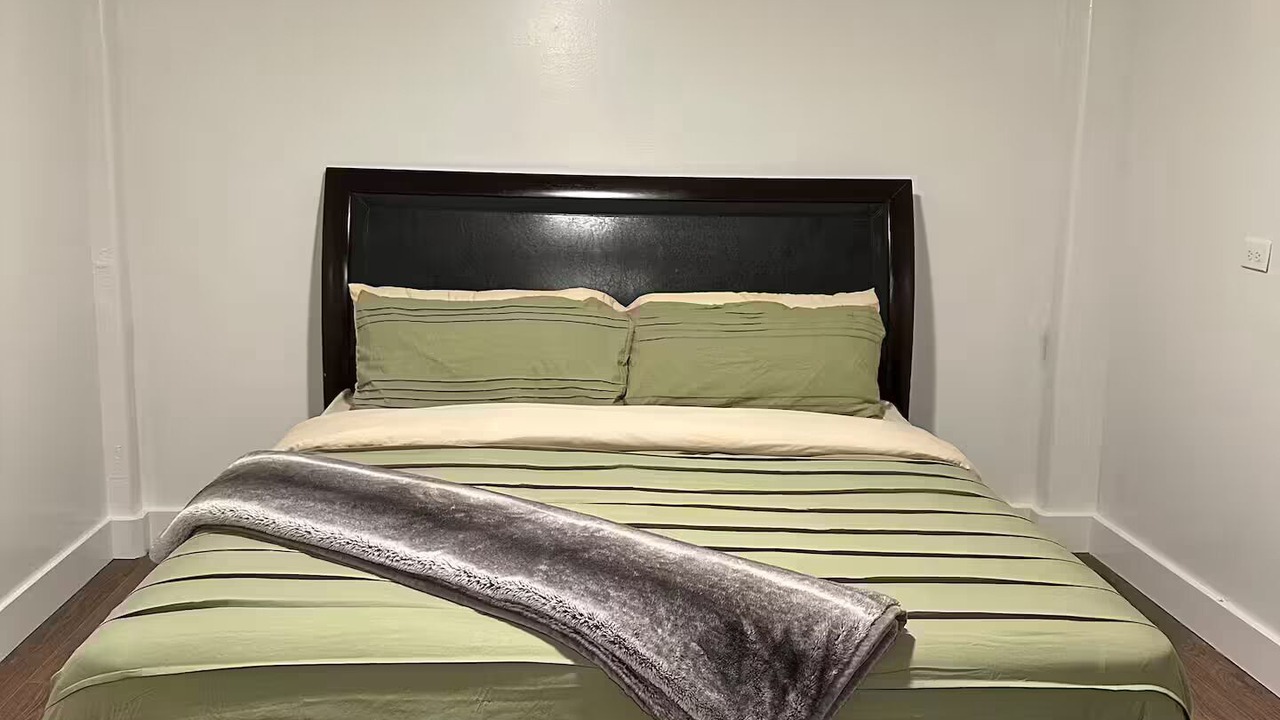 Photo of Bedroom in Gold Bar