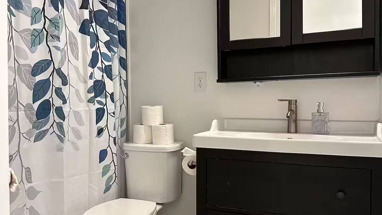 Photo of Bathroom in Gold Bar