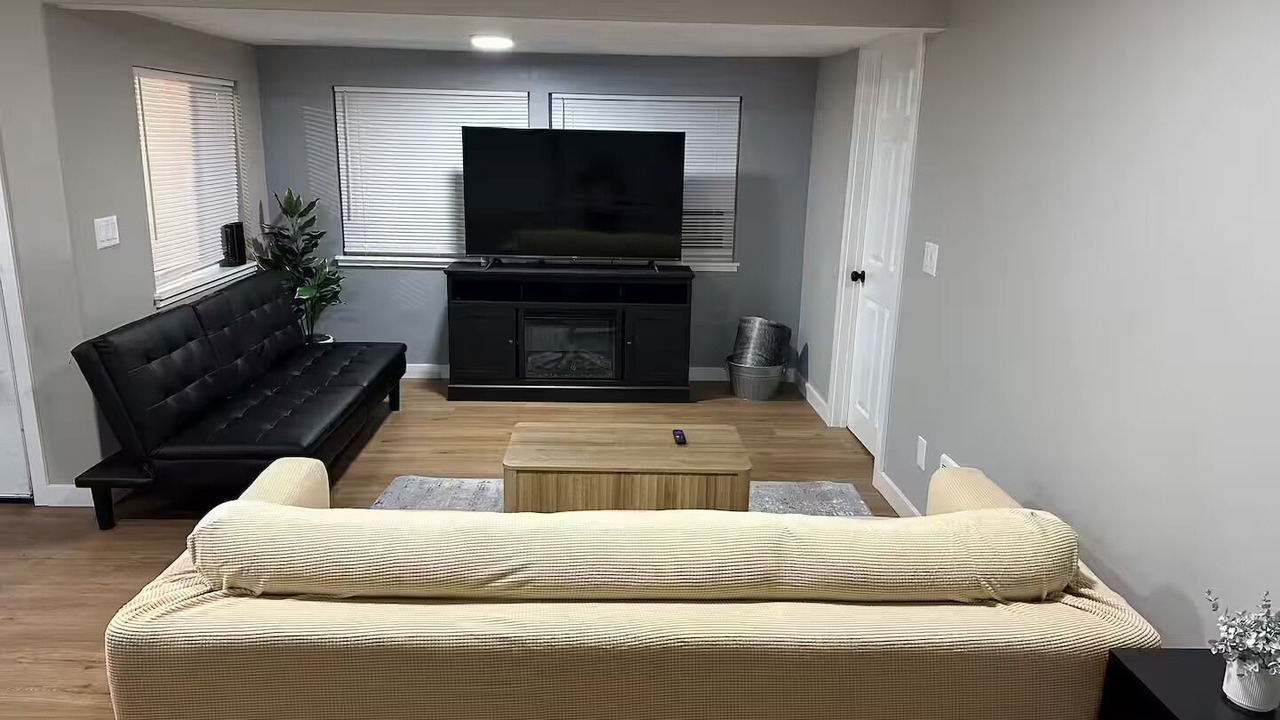 Photo of Livingroom in Gold Bar