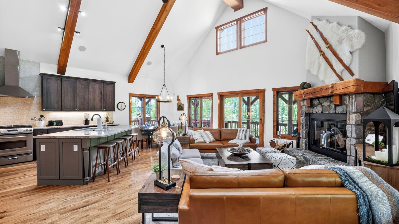 Photo of Livingroom in Tamarack Resort