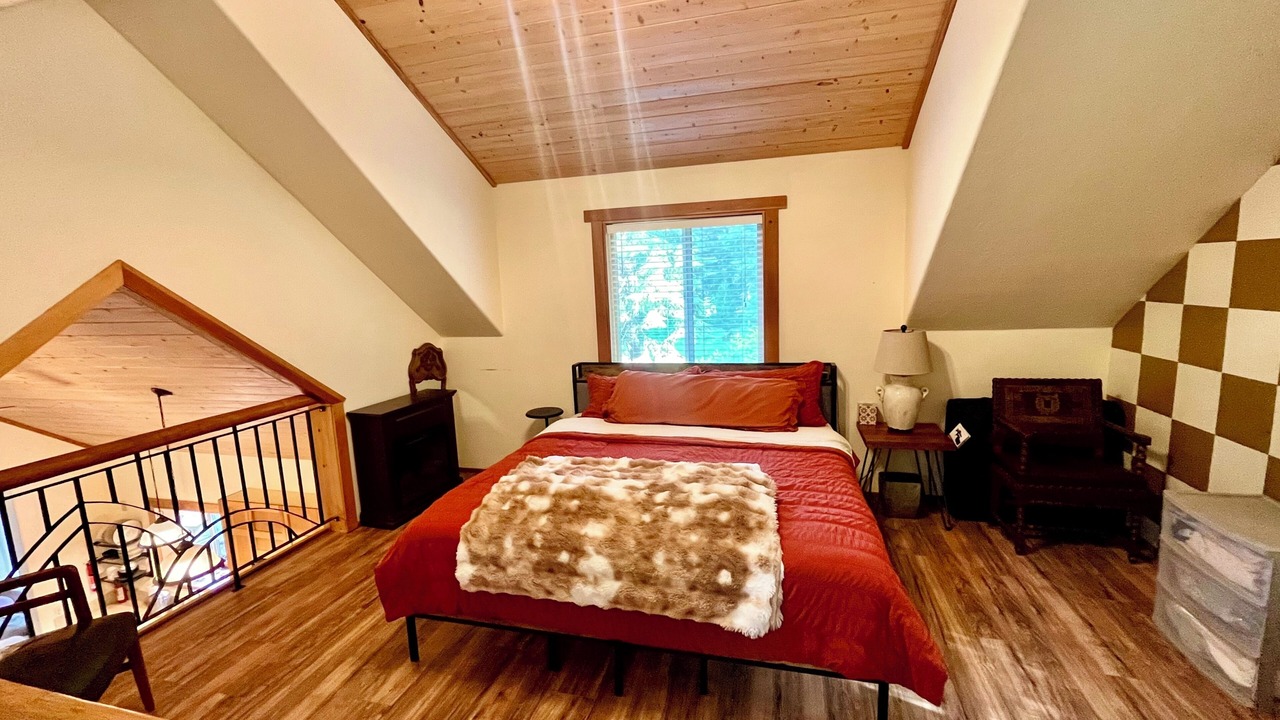 Photo of Bedroom in Ashland