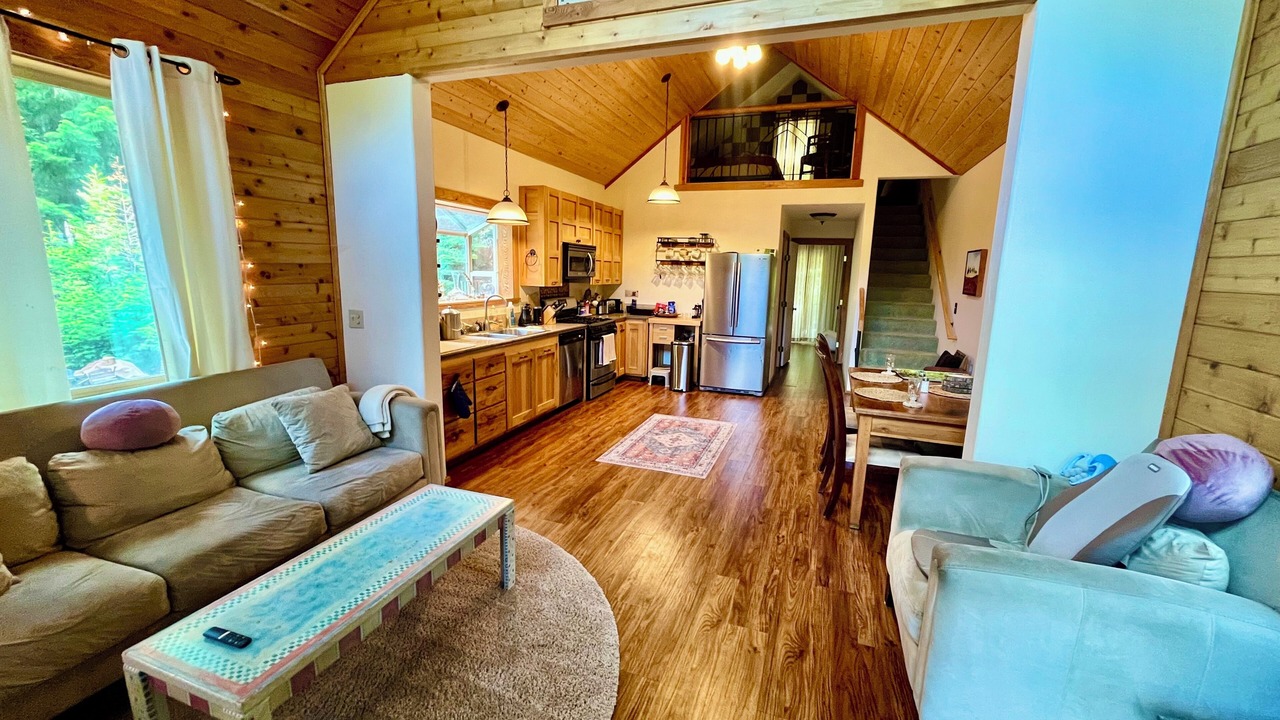 Photo of Livingroom in Ashland