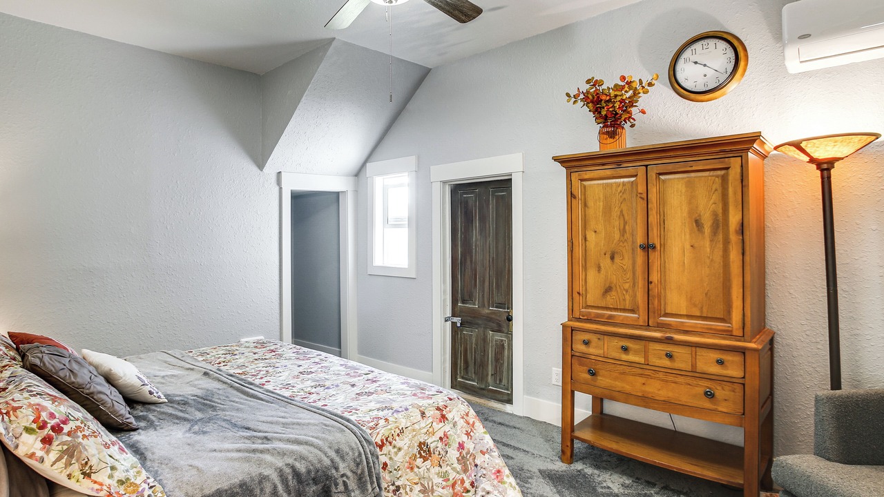 Photo of Bedroom in Cataldo