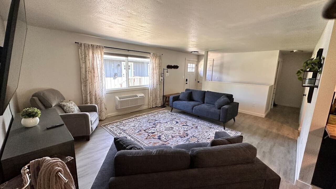 Photo of Livingroom in Garden District