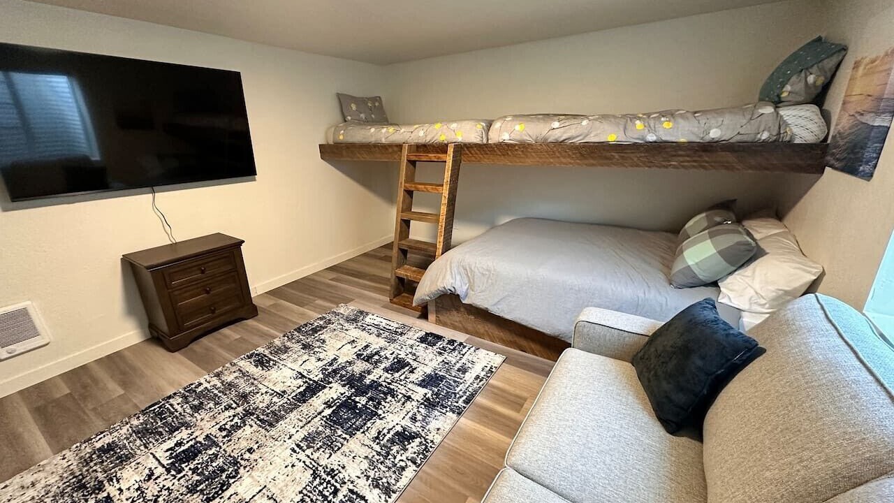 Photo of Bedroom in Garden District