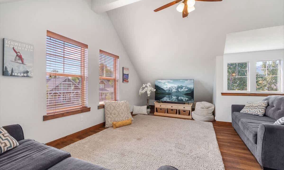 Photo of Livingroom in Dover Bay