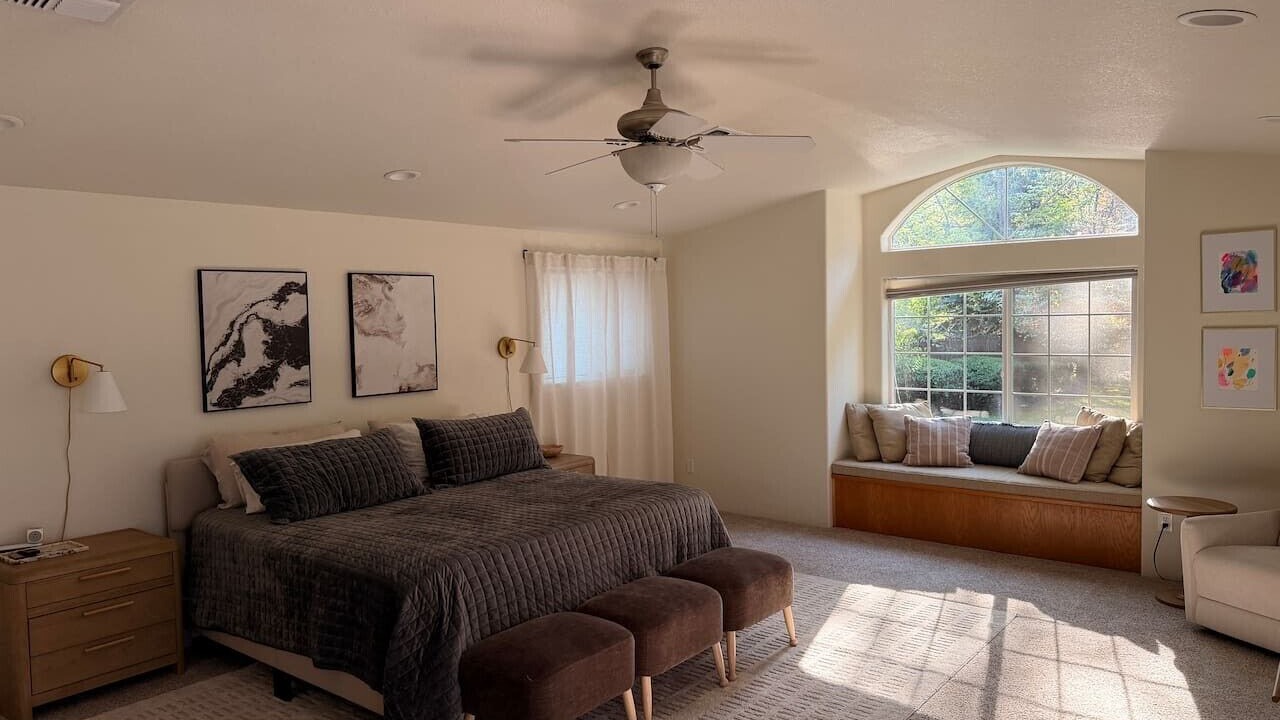 Photo of Bedroom in Grants Pass