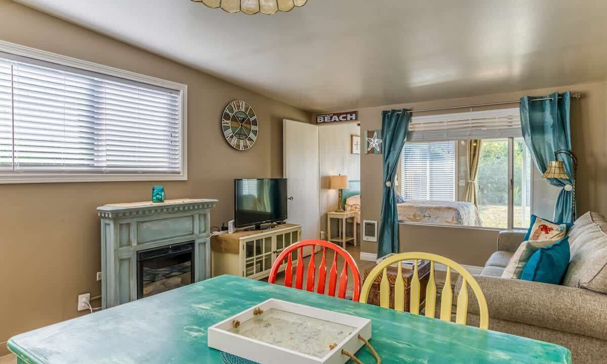 Photo of Livingroom in Ocean Shores