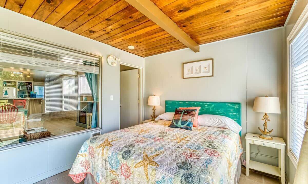 Photo of Bedroom in Ocean Shores