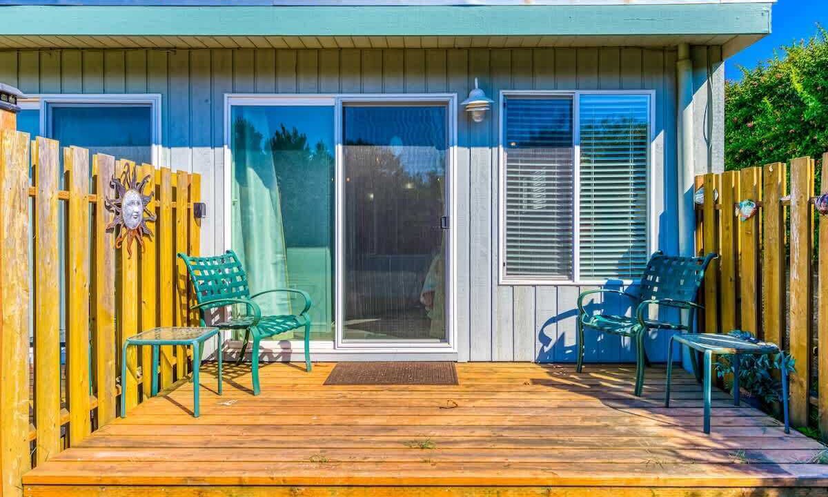 Photo of Patio Balcony in Ocean Shores