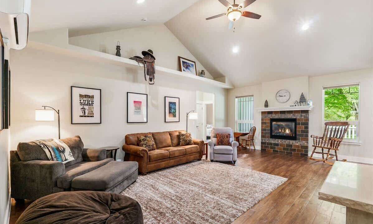 Photo of Livingroom in Dover Bay