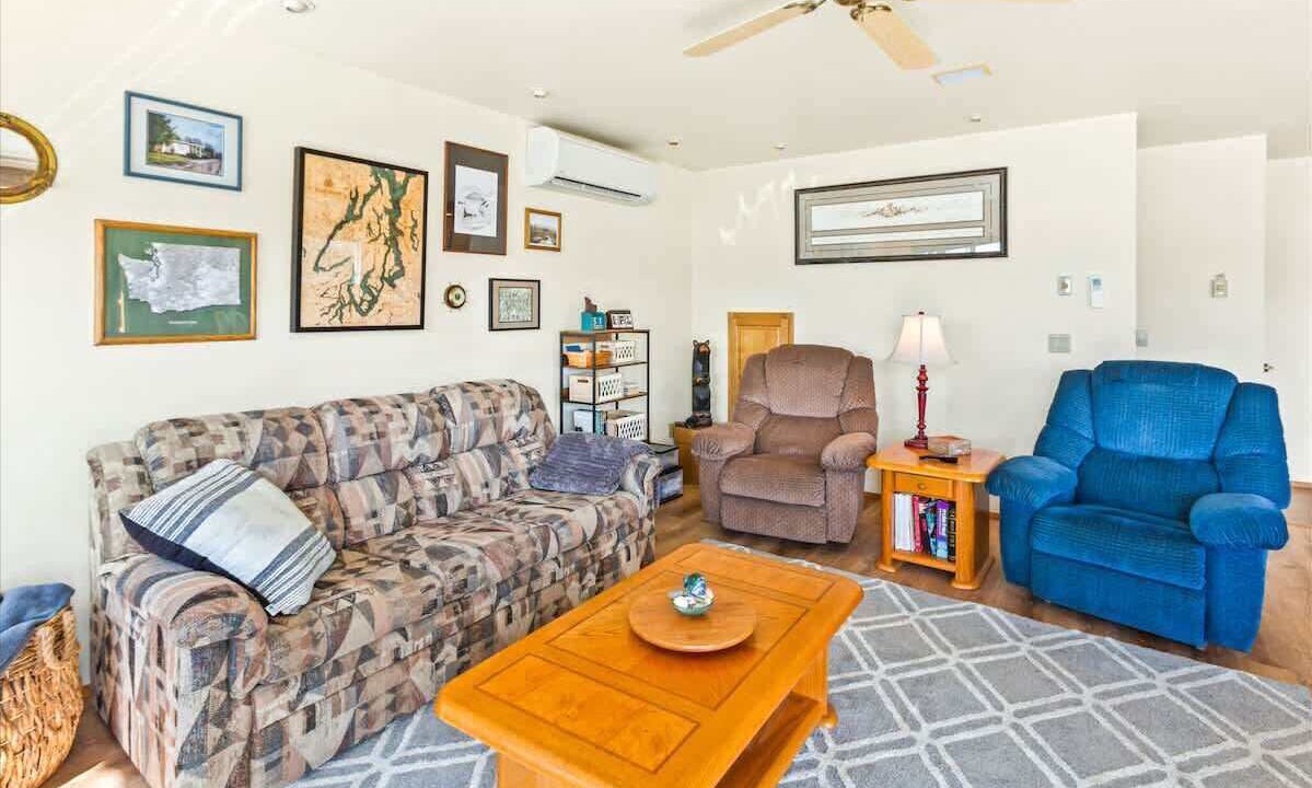 Photo of Livingroom in Belfair