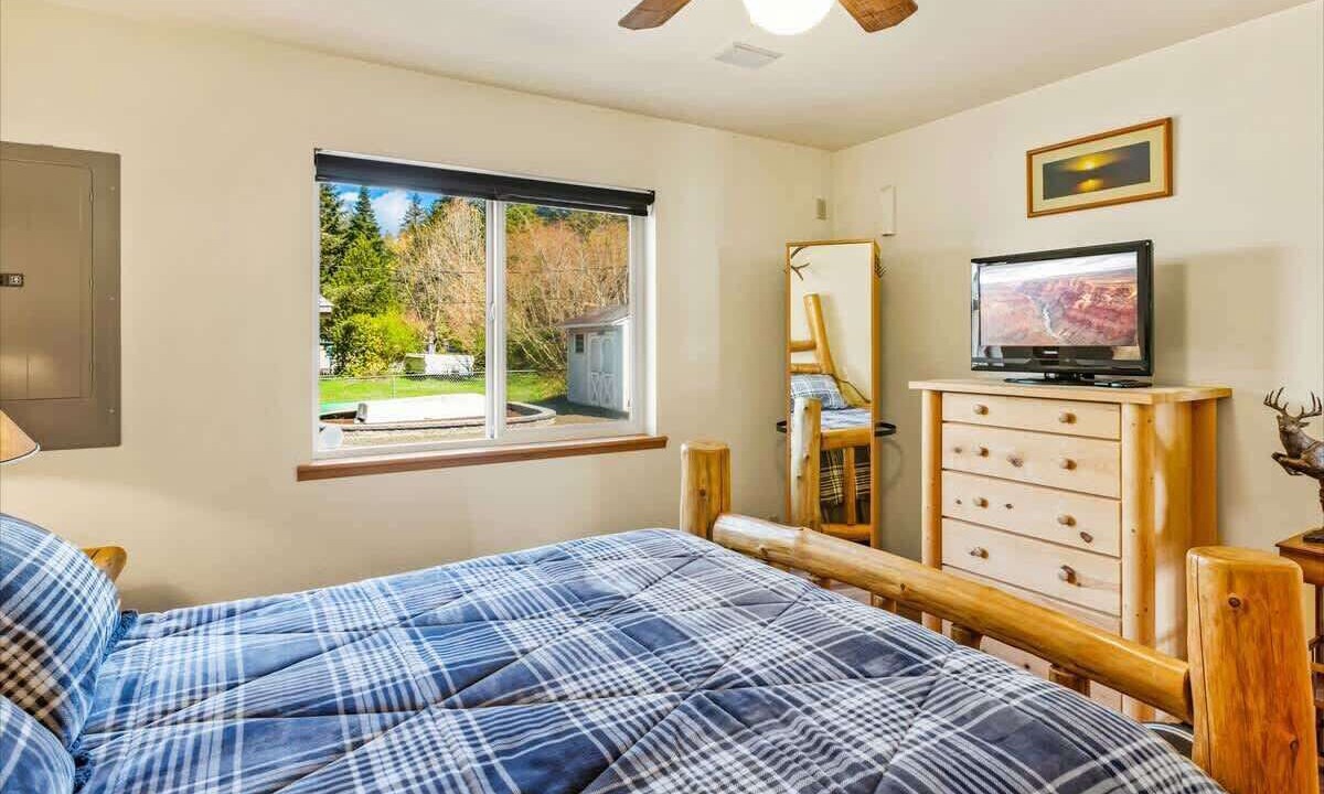 Photo of Bedroom in Belfair