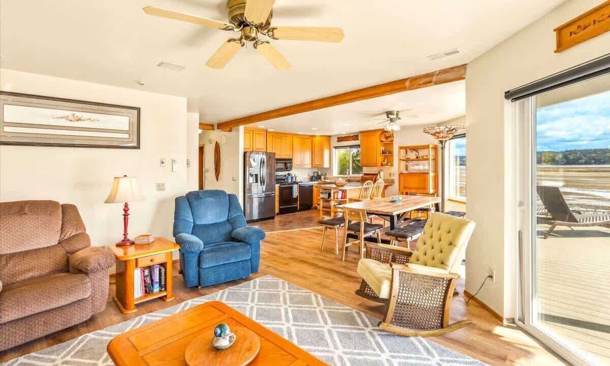 Photo of Livingroom in Belfair