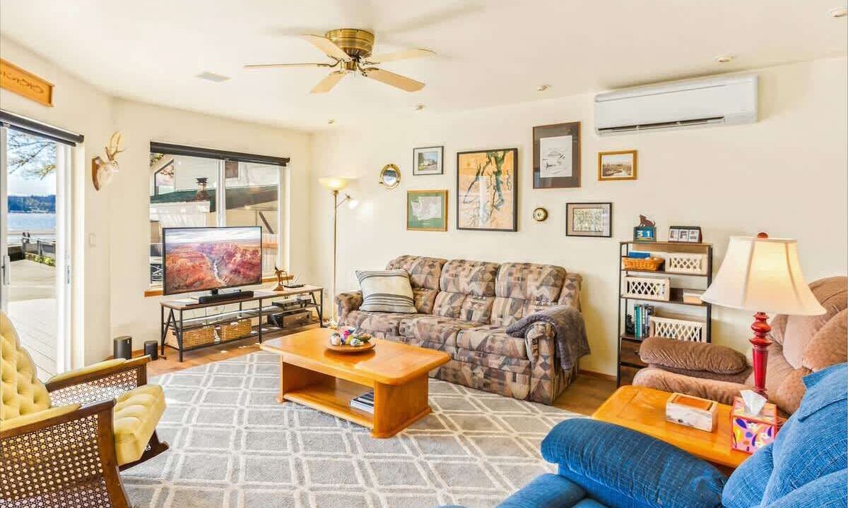 Photo of Livingroom in Belfair