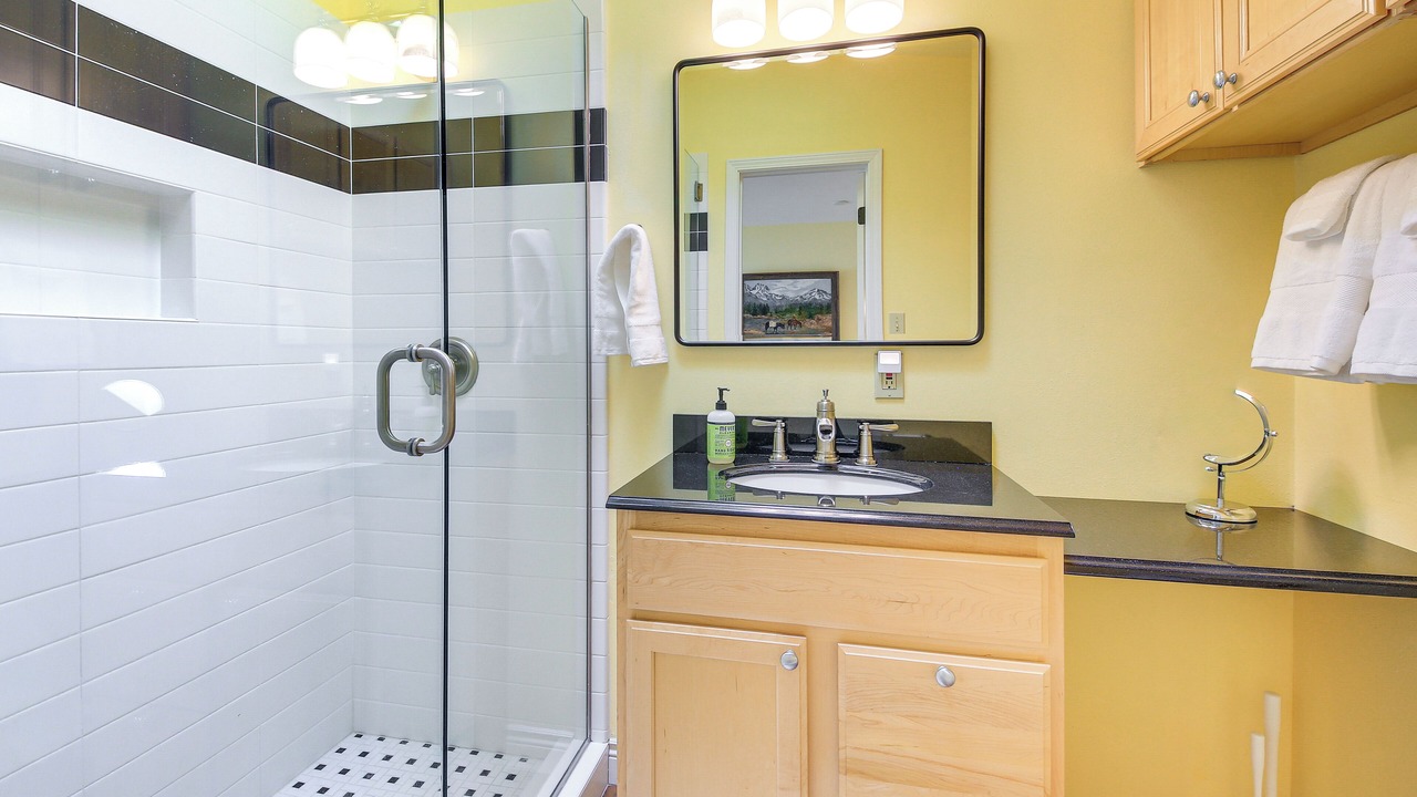 Photo of Bathroom in Ponder Point