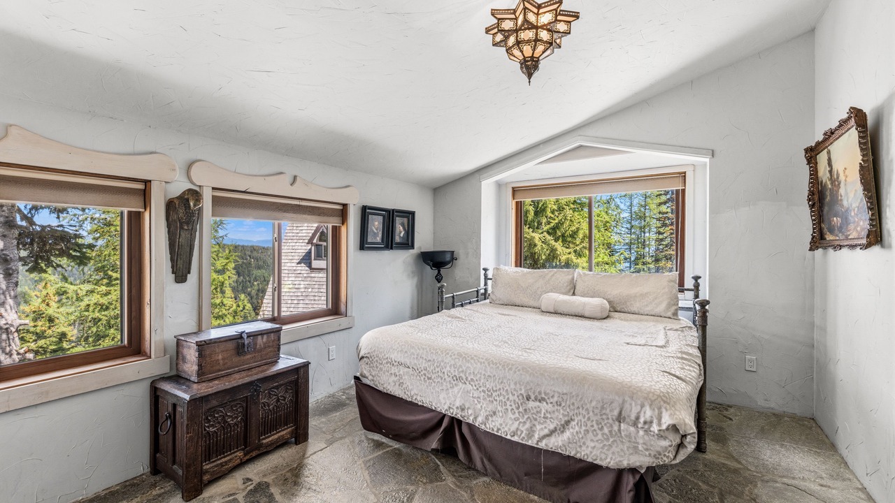 Photo of Bedroom in Sandpoint