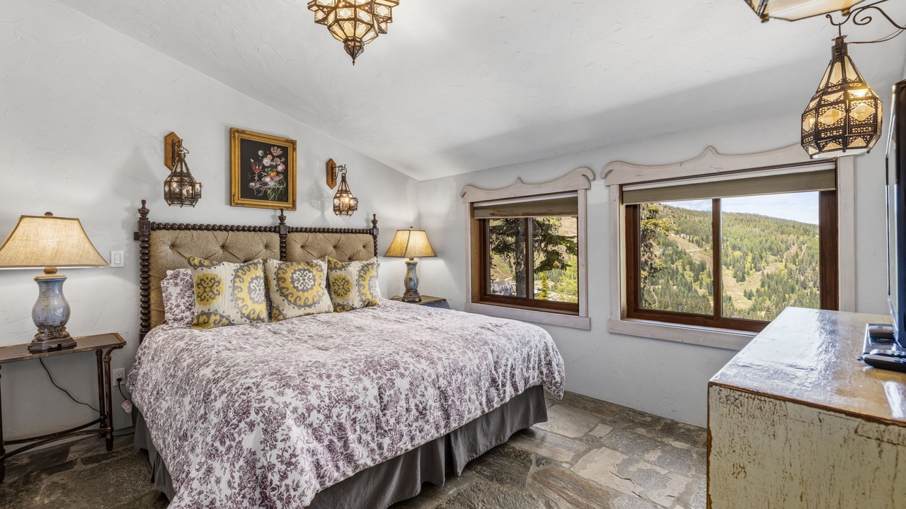 Photo of Bedroom in Sandpoint