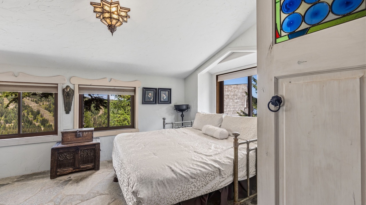 Photo of Bedroom in Sandpoint