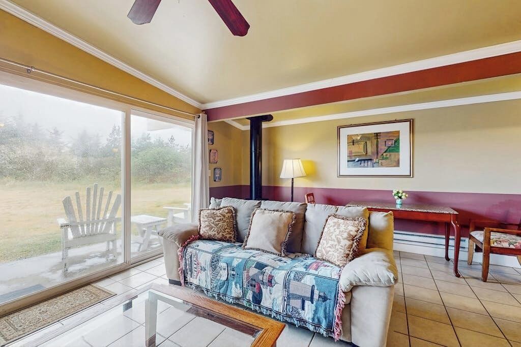 Photo of Livingroom in Copalis Beach