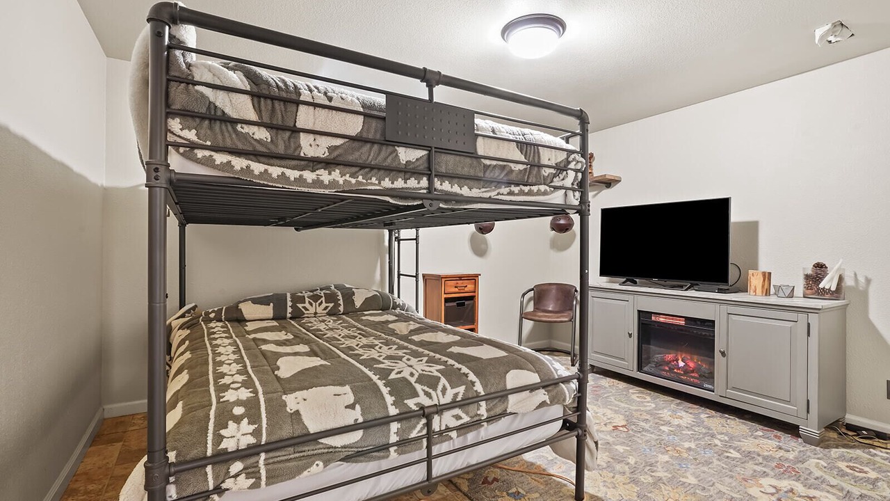 Photo of Bedroom in Garden Valley
