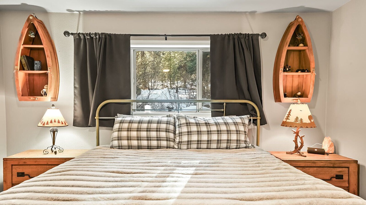 Photo of Bedroom in Garden Valley