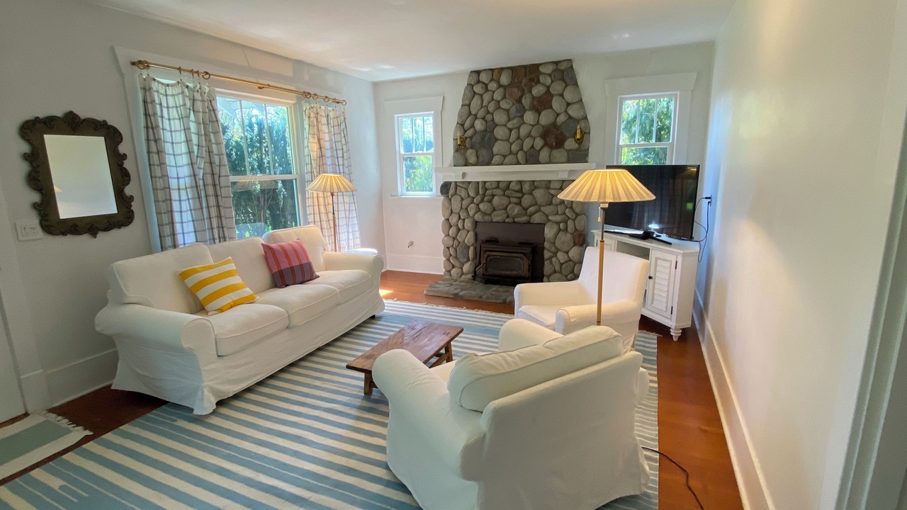 Photo of Livingroom in Duvall