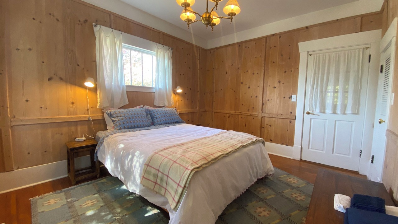 Photo of Bedroom in Duvall