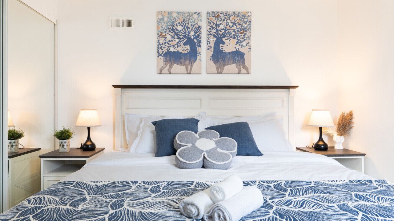 Photo of Bedroom in Shoreline