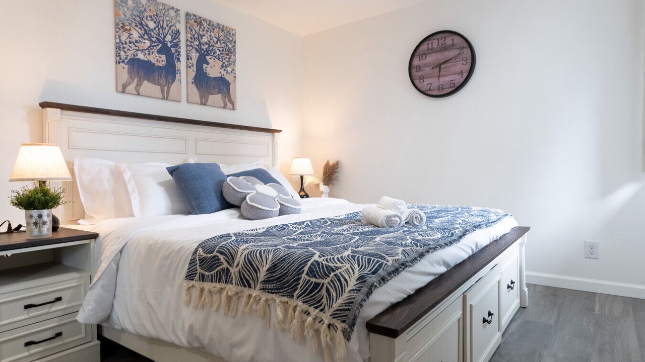 Photo of Bedroom in Shoreline