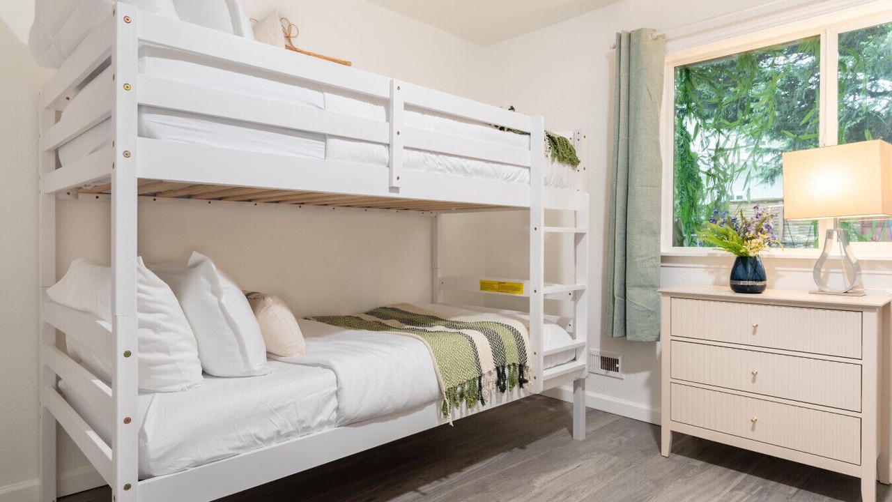 Photo of Bedroom in Shoreline