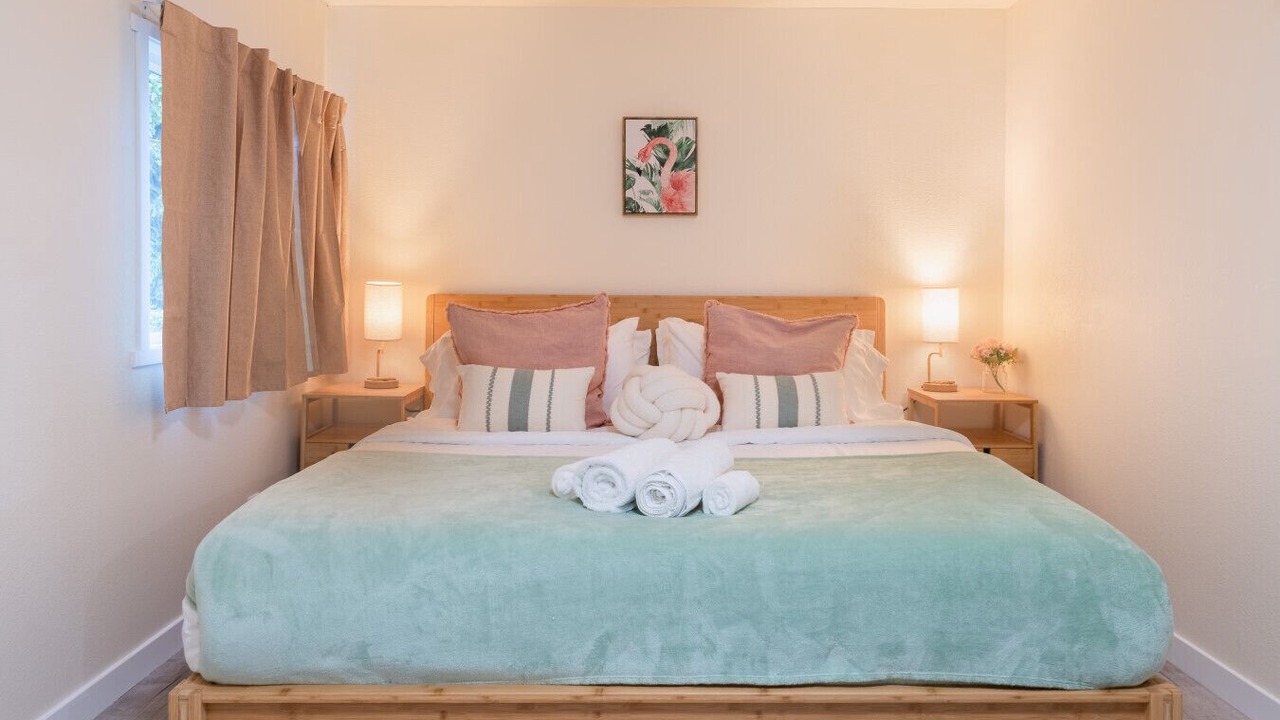 Photo of Bedroom in Shoreline